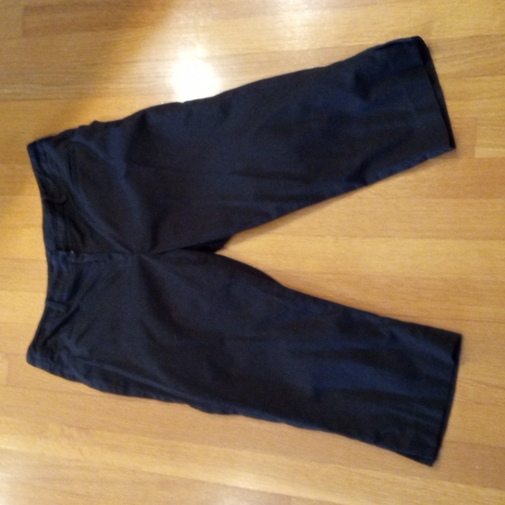 Black Covington women's Capris 12P